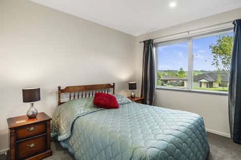 Photo of property in 61 Bathurst Crescent, Pyes Pa, Tauranga, 3112