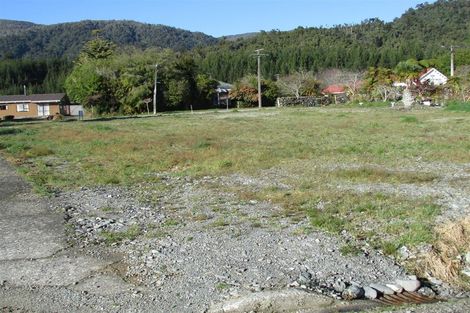 Photo of property in 1 Tramway Street, Ross, 7812