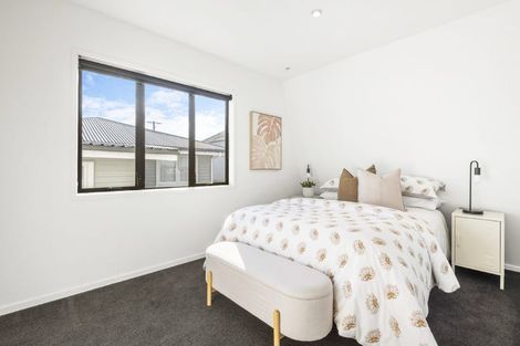 Photo of property in 2/42 Island Road, Beach Haven, Auckland, 0626