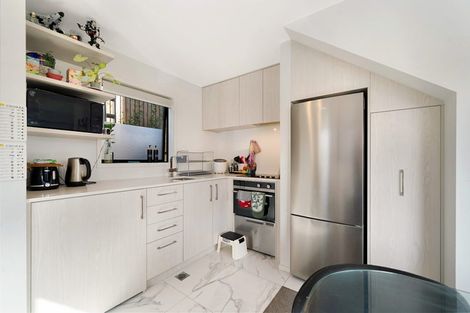 Photo of property in 3/137 View Road, Sunnyvale, Auckland, 0612