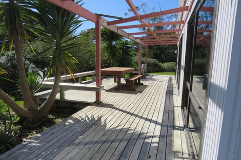 Photo of property in 127 Matakohe East Road, Matakohe, 0593