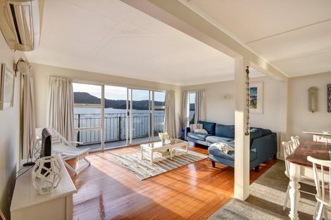 Photo of property in 35 Oxley Crescent, Broad Bay, Dunedin, 9014