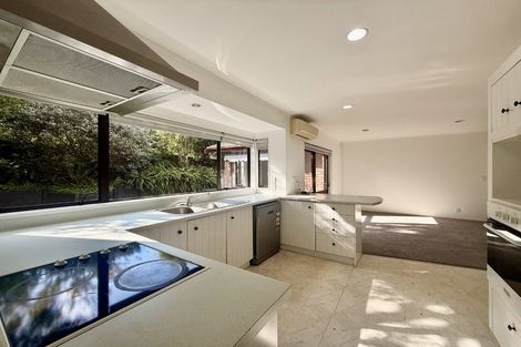 Photo of property in 53 Mirrabooka Avenue, Botany Downs, Auckland, 2010