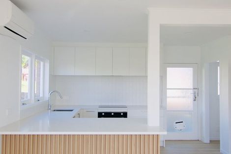 Photo of property in 2/16 Anne Road, Hillcrest, Auckland, 0627