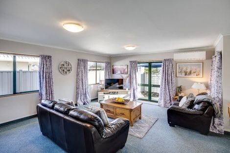 Photo of property in 5a Montague Way, Taradale, Napier, 4112