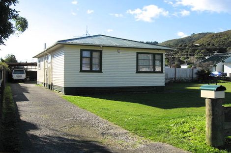 Photo of property in 7 Bull Avenue, Wainuiomata, Lower Hutt, 5014