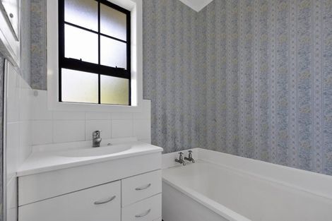 Photo of property in 16 Bridger Place, Eltham, 4322