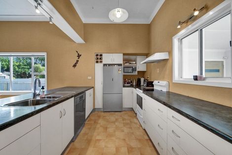 Photo of property in 55 Camberwell Road, Hawera, 4610