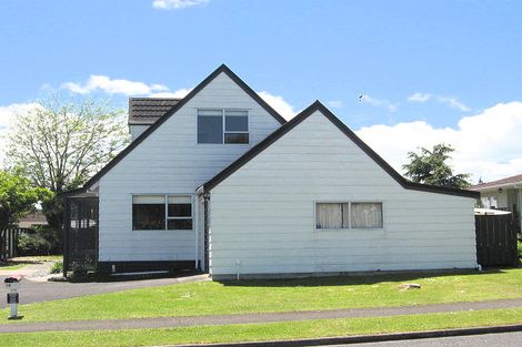 Photo of property in 16 Sheridan Crescent, Leamington, Cambridge, 3432