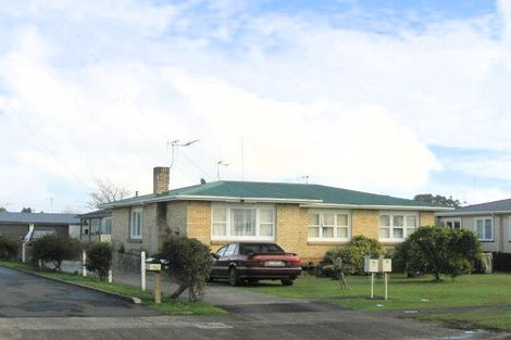 Photo of property in 2/12 Poaka Avenue, Dinsdale, Hamilton, 3204