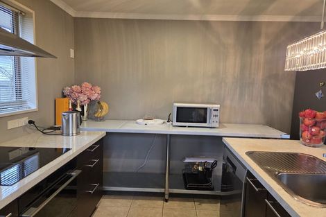 Photo of property in 219b Main North Road, Redwood, Christchurch, 8051