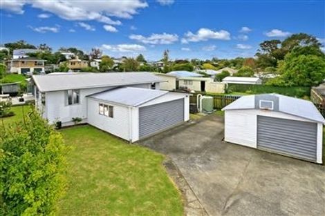 Photo of property in 2 Wykeham Place, Glenfield, Auckland, 0629