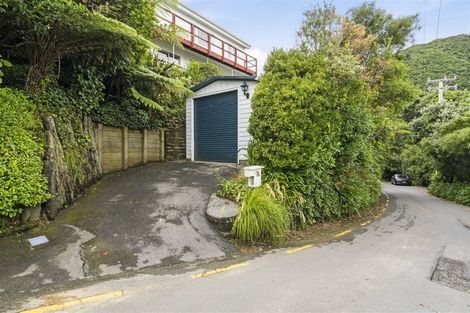 Photo of property in 32 Waitohu Road, York Bay, Lower Hutt, 5013