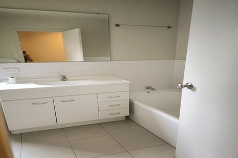 Photo of property in 8a Tide Close, Mount Wellington, Auckland, 1060