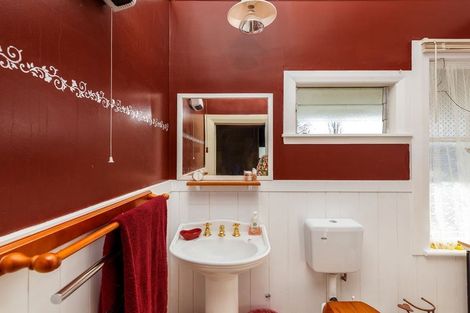 Photo of property in 30 Rhodes Street, Waimate, 7924