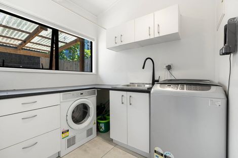 Photo of property in 113 Vipond Road, Stanmore Bay, Whangaparaoa, 0932