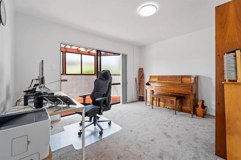Photo of property in 1/10 Channel View Road, Campbells Bay, Auckland, 0630