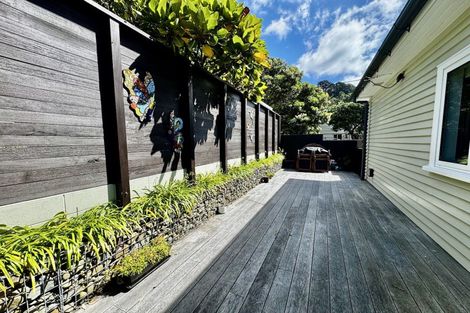 Photo of property in 16 Burnham Street, Seatoun, Wellington, 6022