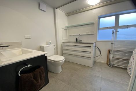 Photo of property in 115 Wallace Road, Mangere Bridge, Auckland, 2022