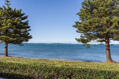 Photo of property in E/5 The Esplanade, Eastern Beach, Auckland, 2012