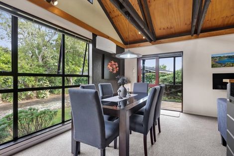 Photo of property in 19a John Guthrie Place, Merrilands, New Plymouth, 4312