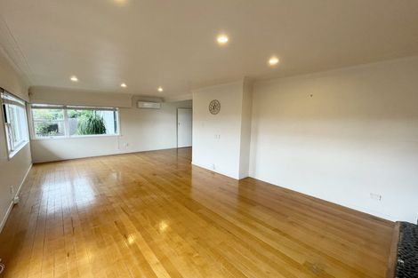 Photo of property in 2/17 Spencer Terrace, Hauraki, Auckland, 0622