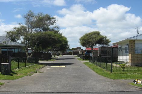 Photo of property in 117a Maplesden Drive, Clendon Park, Auckland, 2103