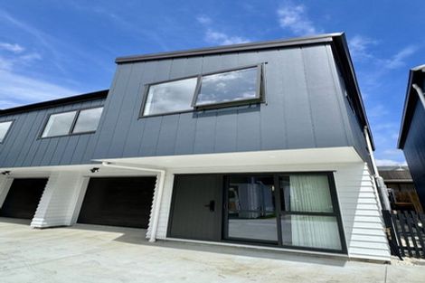 Photo of property in 40c Centorian Drive, Windsor Park, Auckland, 0632