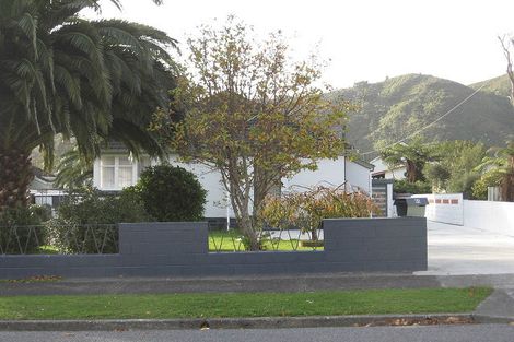 Photo of property in 65 Strand Crescent, Naenae, Lower Hutt, 5011