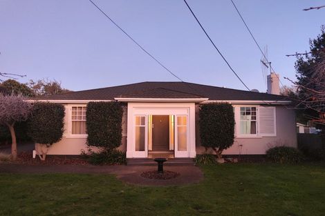 Photo of property in 17 Tarata Street, Saint Johns Hill, Whanganui, 4501