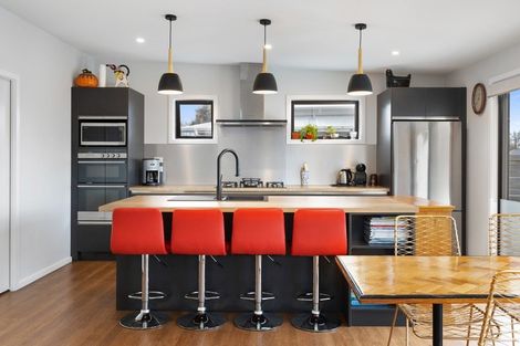 Photo of property in 1 Tarata Grove, Lansdowne, Masterton, 5810