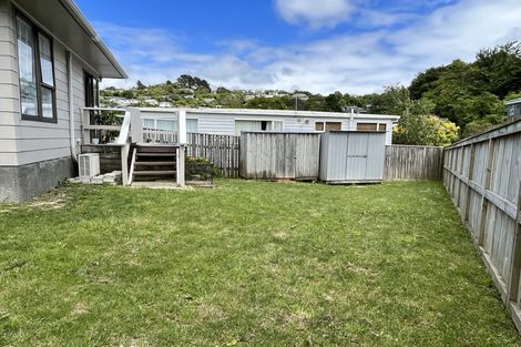 Photo of property in 201a Newlands Road, Newlands, Wellington, 6037