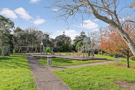 Photo of property in 12 Hava Place, Green Bay, Auckland, 0604