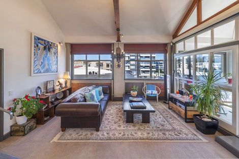 Photo of property in 5 Edge Hill, Mount Victoria, Wellington, 6011