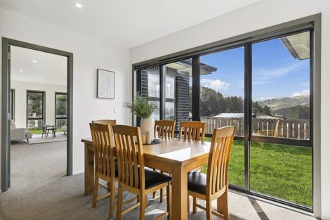 Photo of property in 17 Prestbury Grove, Churton Park, Wellington, 6037