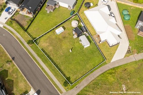 Photo of property in 1 Tinirau Place, Cooks Beach, 3591