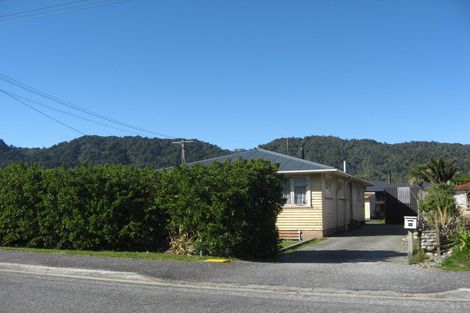 Photo of property in 50 Domett Esplanade, Cobden, Greymouth, 7802