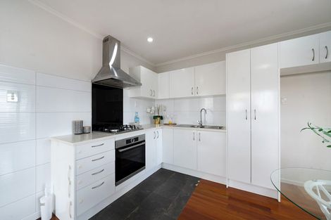 Photo of property in 2 Nile Road, Kelston, Auckland, 0602