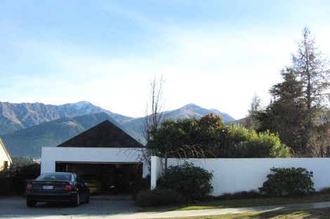 Photo of property in 18 Oregon Drive, Kelvin Heights, Queenstown, 9300
