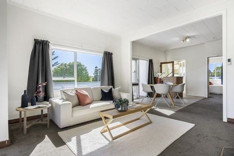 Photo of property in 31 Cameron Road, Waiuku, 2681