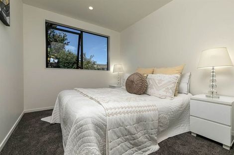 Photo of property in 19 Korokio Lane, Henderson, Auckland, 0612