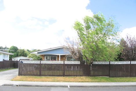 Photo of property in 8 Shanly Street, Brown Owl, Upper Hutt, 5018
