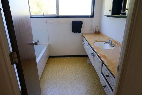 Photo of property in 57 Merriefield Avenue, Forrest Hill, Auckland, 0620