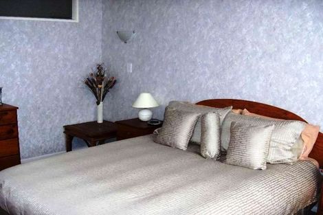 Photo of property in 17 Elizabeth Street, Waikanae, 5036