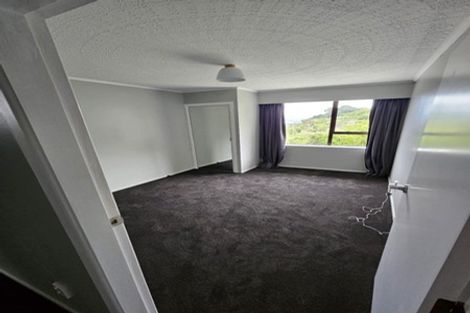 Photo of property in 179 Miromiro Road, Normandale, Lower Hutt, 5010