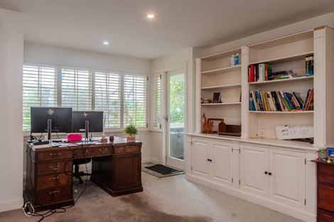 Photo of property in 60 The Crescent, Roseneath, Wellington, 6011