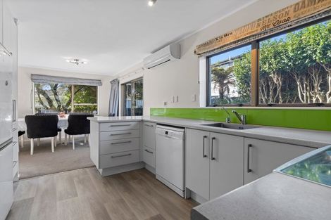 Photo of property in 4/87 Victoria Road, Papatoetoe, Auckland, 2025