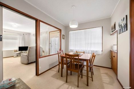 Photo of property in 2/81 Shakespeare Road, Milford, Auckland, 0620