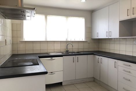 Photo of property in 17 Jamaica Place, Blockhouse Bay, Auckland, 0600