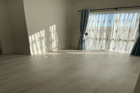 Photo of property in 8 Rossbeg Lane, Flat Bush, Auckland, 2019